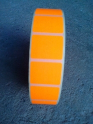 Papírové etikety na roli 32 x 25 mm  (šířka x výška), 4.000 ks na roli  - signální oranžová