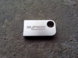 Flash disk 32GB - kov, barva stříbrná