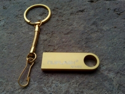 Flash disk 32GB - kov, barva zlatá