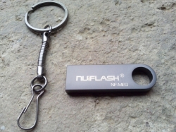 Flash disk 32GB - kov, barva černá