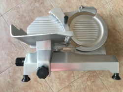 Nářezový stroj AFFETTATRICE, model 220 EXTRA CE