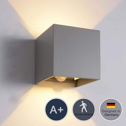 LED nástěnné svítidlo 12W / 3000 K teplá bílá, IP65, s regulovatelným úhlem osvitu a pohybovým čidlem