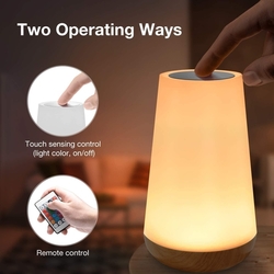 LED lampa na noční stolek