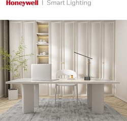 Stolní lampička Honeywell s nabíjecím portem USB – stmívatelná, barva černá