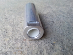 Distanční pouzdro se závitem pro šroub krytu nože - OMAS GL-25 - 30E
